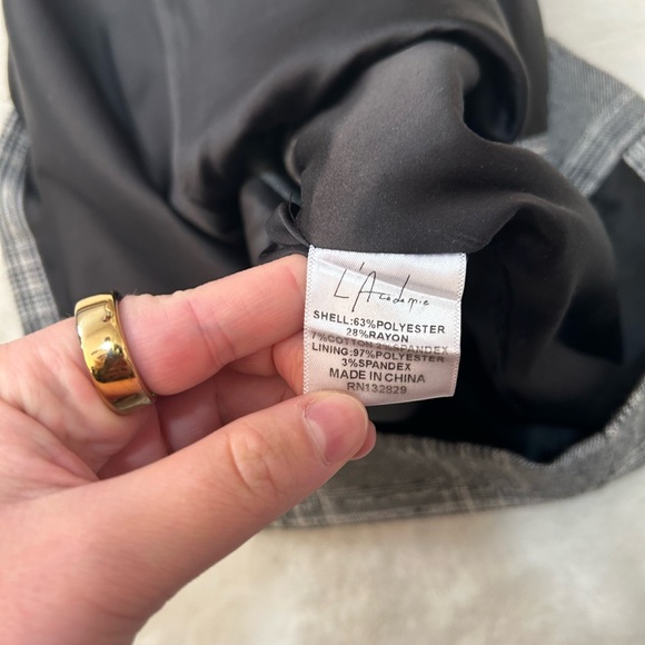 EUC - L’academie Lexi Mini Skirt - Picture 4 of 6